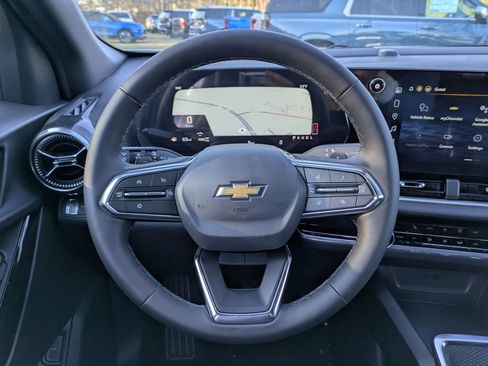 New 2026 Chevrolet Equinox LT w/ Convenience Package II image 17