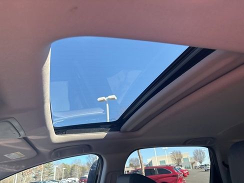 Used 2018 Honda CR-V Touring image 11