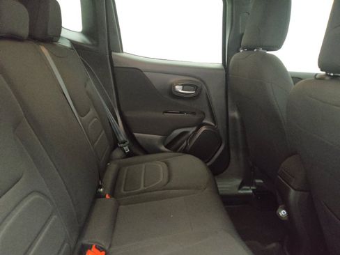 Used 2021 Jeep Renegade Latitude image 19