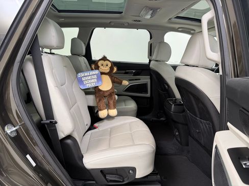 Used 2022 Kia Telluride SX w/ Towing Package AWD/4WD image 29