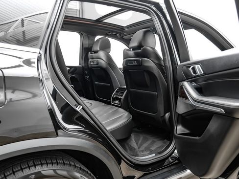 Used 2019 BMW X5 xDrive40i AWD/4WD image 43