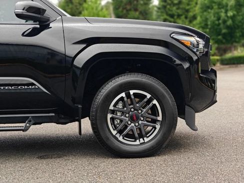 Used 2024 Toyota Tacoma TRD Sport w/ TRD Sport Upgrade Package AWD/4WD image 22