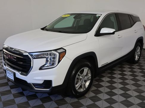 Used 2023 GMC Terrain SLE FWD image 4