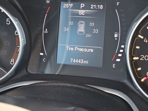 Used 2018 Jeep Compass Latitude image 20