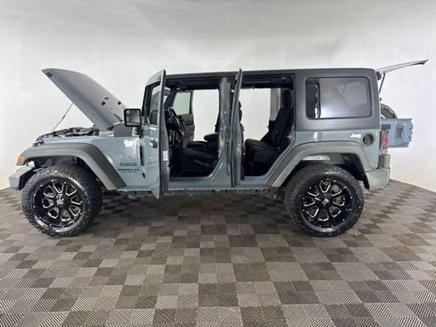 Used 2015 Jeep Wrangler Unlimited Sport w/ Quick Order Package 24S AWD/4WD image 11