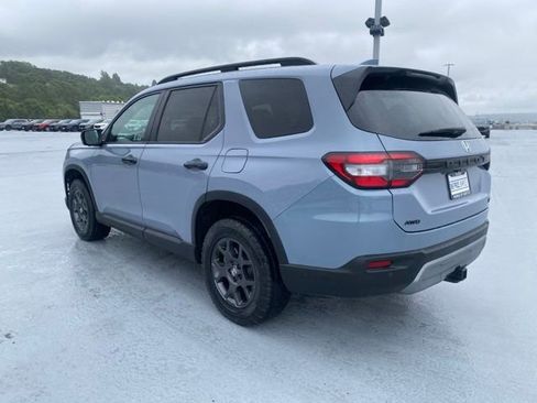 Certified 2023 Honda Pilot TrailSport image 10