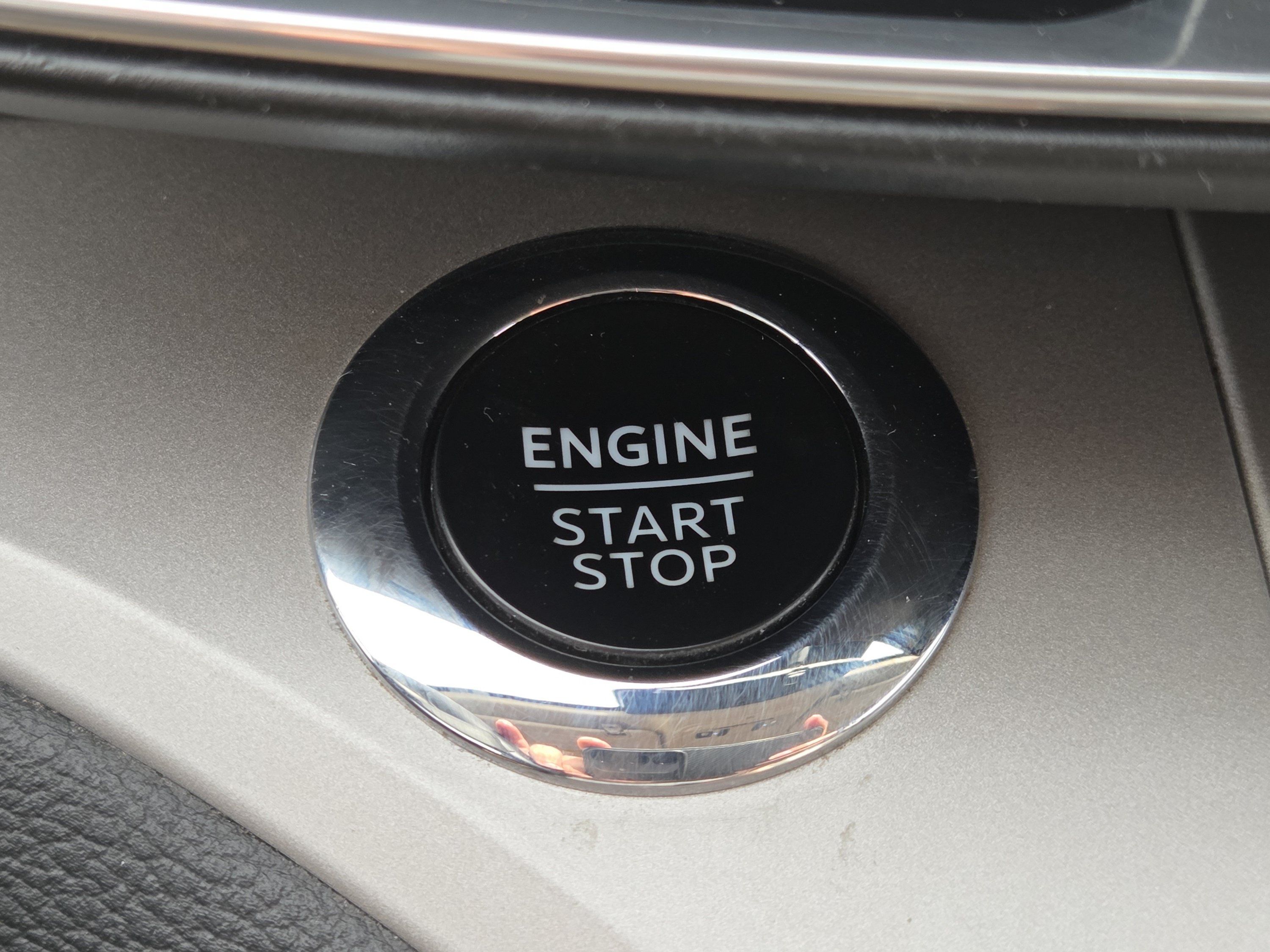 Used 2023 Ford Explorer XLT w/ Equipment Group 202A AWD/4WD image 38