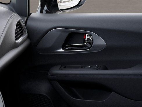 New 2026 Chrysler Pacifica Limited image 25