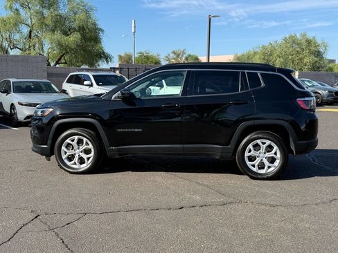 Used 2024 Jeep Compass Latitude AWD/4WD image 3