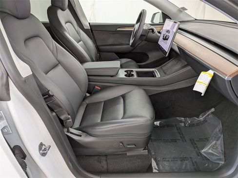 Used 2022 Tesla Model Y Performance image 30