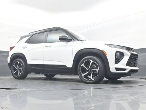Used 2021 Chevrolet TrailBlazer RS w/ Sun and Liftgate Package FWD image 22