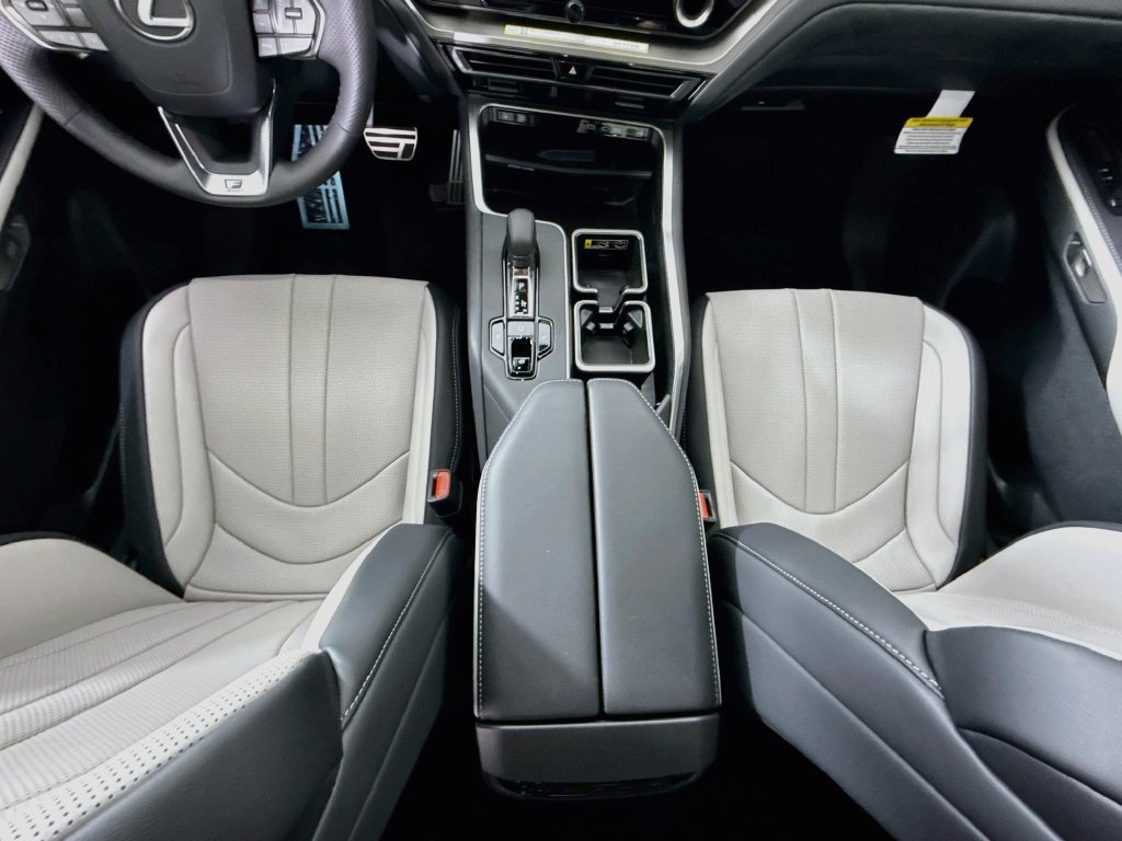 New 2026 Lexus TX 500h AWD w/ Technology Package image 17