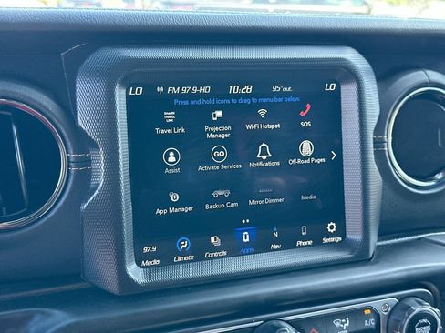 Used 2022 Jeep Wrangler Unlimited Sahara AWD/4WD image 15