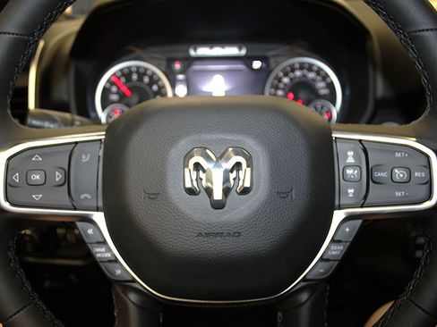 New 2026 RAM 1500 4x4 Crew Cab image 11