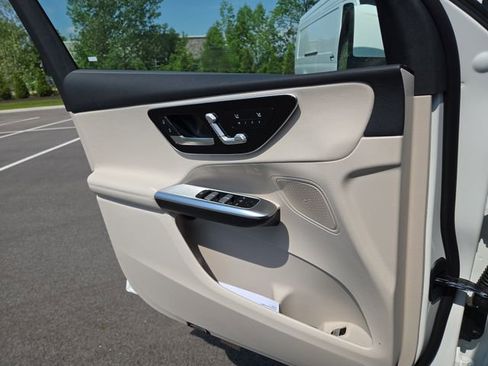 New 2026 Mercedes-Benz GLC 300 4MATIC image 19