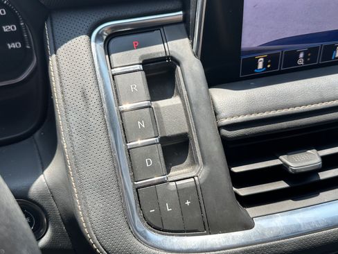 Used 2021 GMC Yukon AT4 w/ AT4 Premium Package AWD/4WD image 27