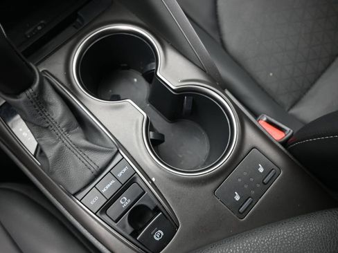 Used 2021 Toyota Camry XSE image 19