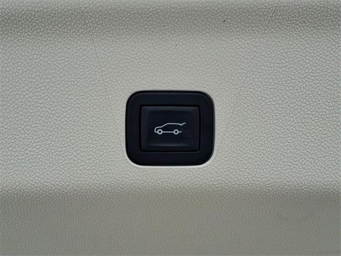 Certified 2025 Cadillac Escalade Premium Luxury Platinum image 10