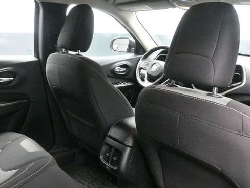 Used 2015 Jeep Cherokee Sport w/ Cold Weather Group AWD/4WD image 11