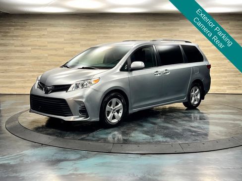 Used 2019 Toyota Sienna LE FWD image 9