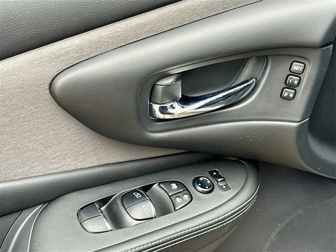 Used 2024 Nissan Murano SL w/ Cargo Package image 18