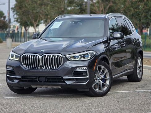 Used 2020 BMW X5 xDrive50i w/ Executive Package AWD/4WD image 2