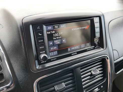 Used 2019 Dodge Grand Caravan SXT FWD image 16