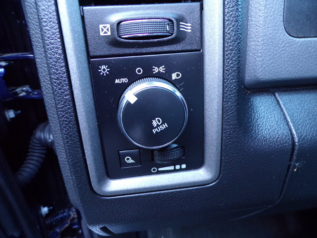 Used 2016 RAM 1500 Express AWD/4WD image 17