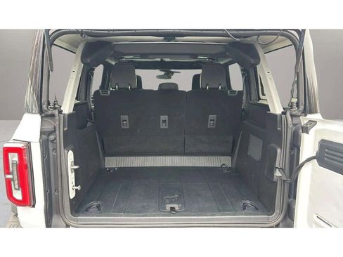 Used 2025 Ford Bronco Badlands image 9