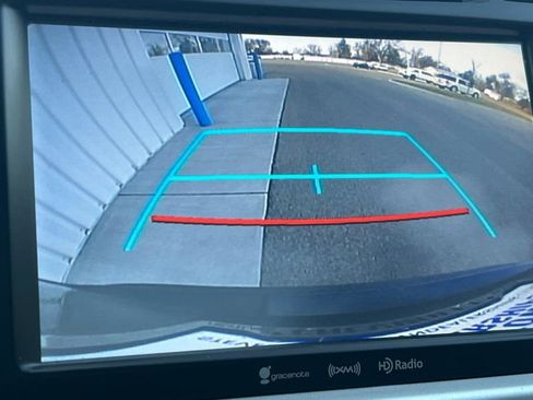 Used 2018 Toyota Highlander XLE image 18