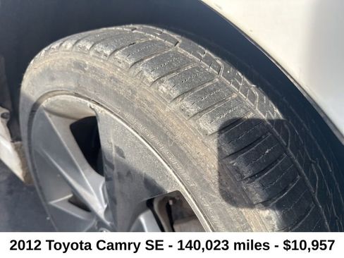 Used 2012 Toyota Camry SE image 3