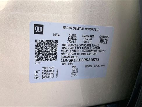 Used 2024 Chevrolet Suburban Z71 w/ Luxury Package image 37