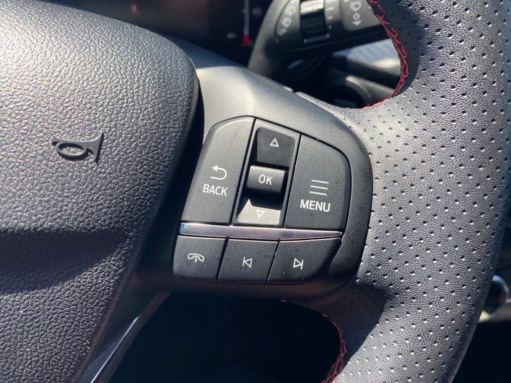 Used 2025 Ford Escape ST-Line AWD/4WD image 17