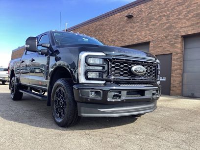 New 2026 Ford F350 Lariat w/ Black Appearance Package