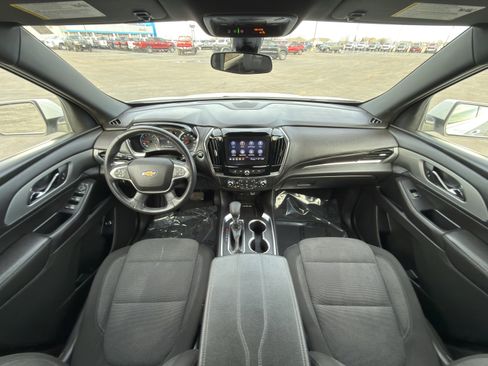 Used 2022 Chevrolet Traverse LT image 10