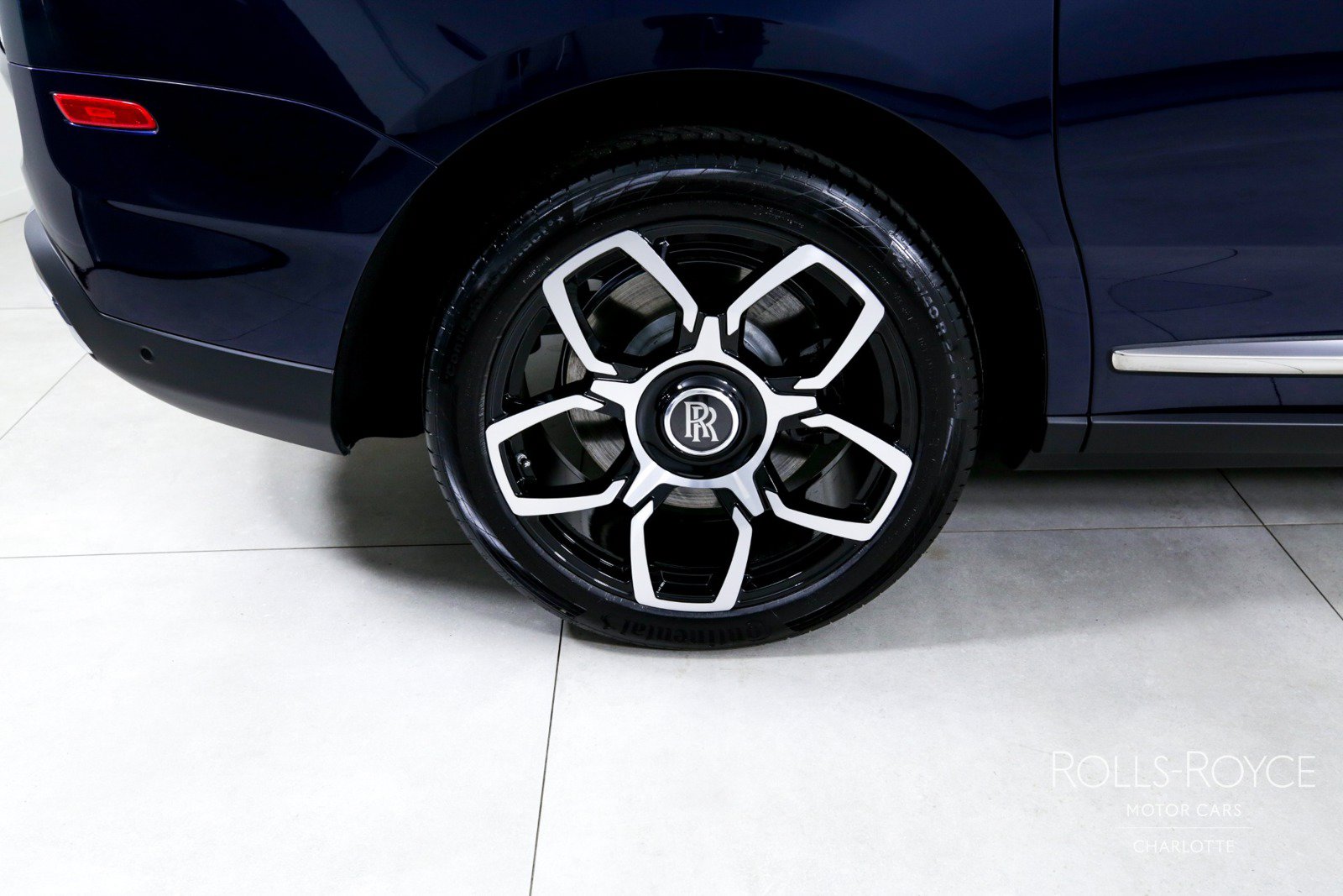 Certified 2024 Rolls-Royce Cullinan AWD/4WD image 40