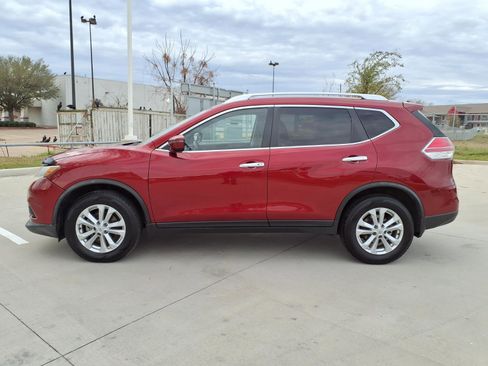 Used 2016 Nissan Rogue SV image 9