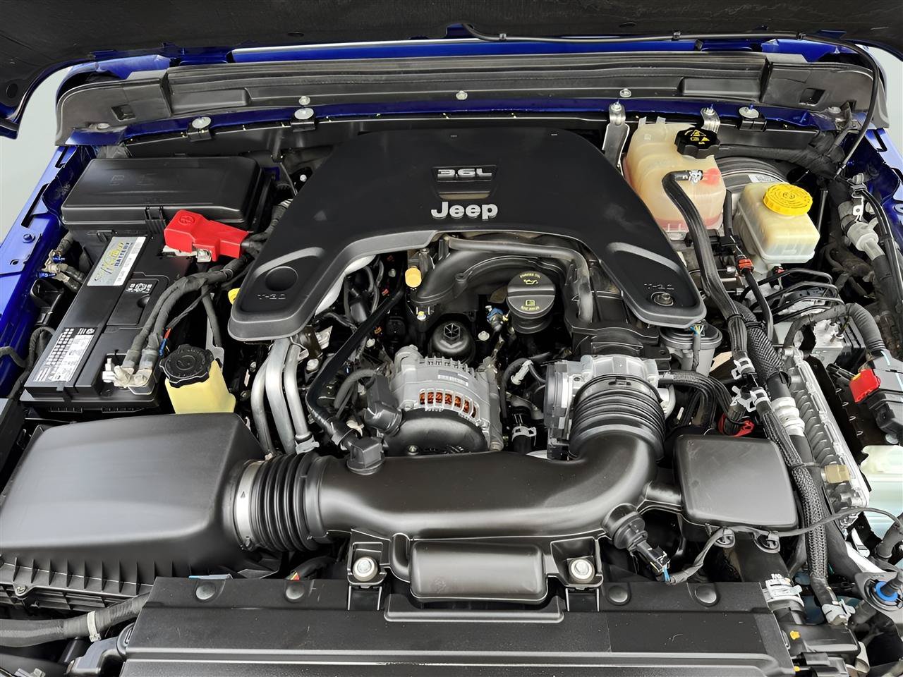 Used 2018 Jeep Wrangler Unlimited Sport AWD/4WD image 28