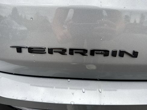 Used 2024 GMC Terrain SLE w/ Driver Convenience Package image 31