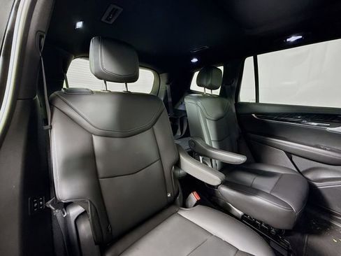 Used 2024 Cadillac XT6 Premium Luxury image 29