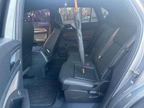 Used 2023 Volkswagen Atlas Cross Sport SEL R-Line image 12