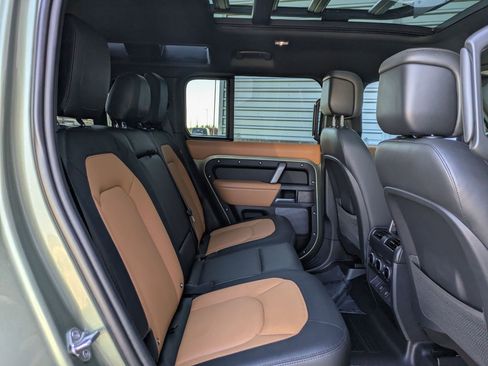Certified 2024 Land Rover Defender 110 X-Dynamic SE image 29