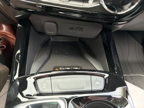 New 2026 Chevrolet Trax LT w/ Sunroof Package FWD image 11