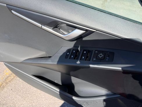 Used 2026 Kia Niro LX FWD image 18