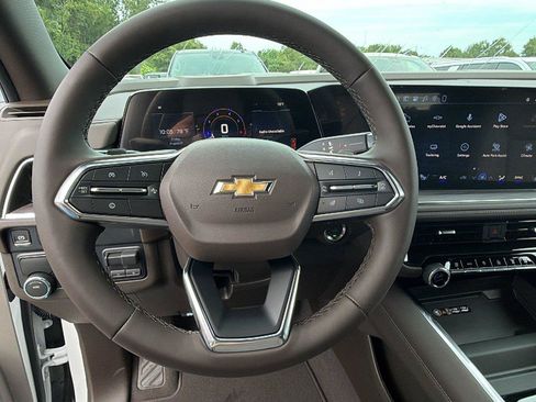 New 2026 Chevrolet Suburban LT w/ Comfort Package RWD image 24