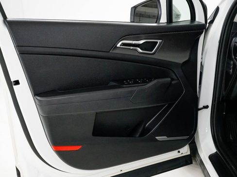 Certified 2024 Kia Sportage LX image 7