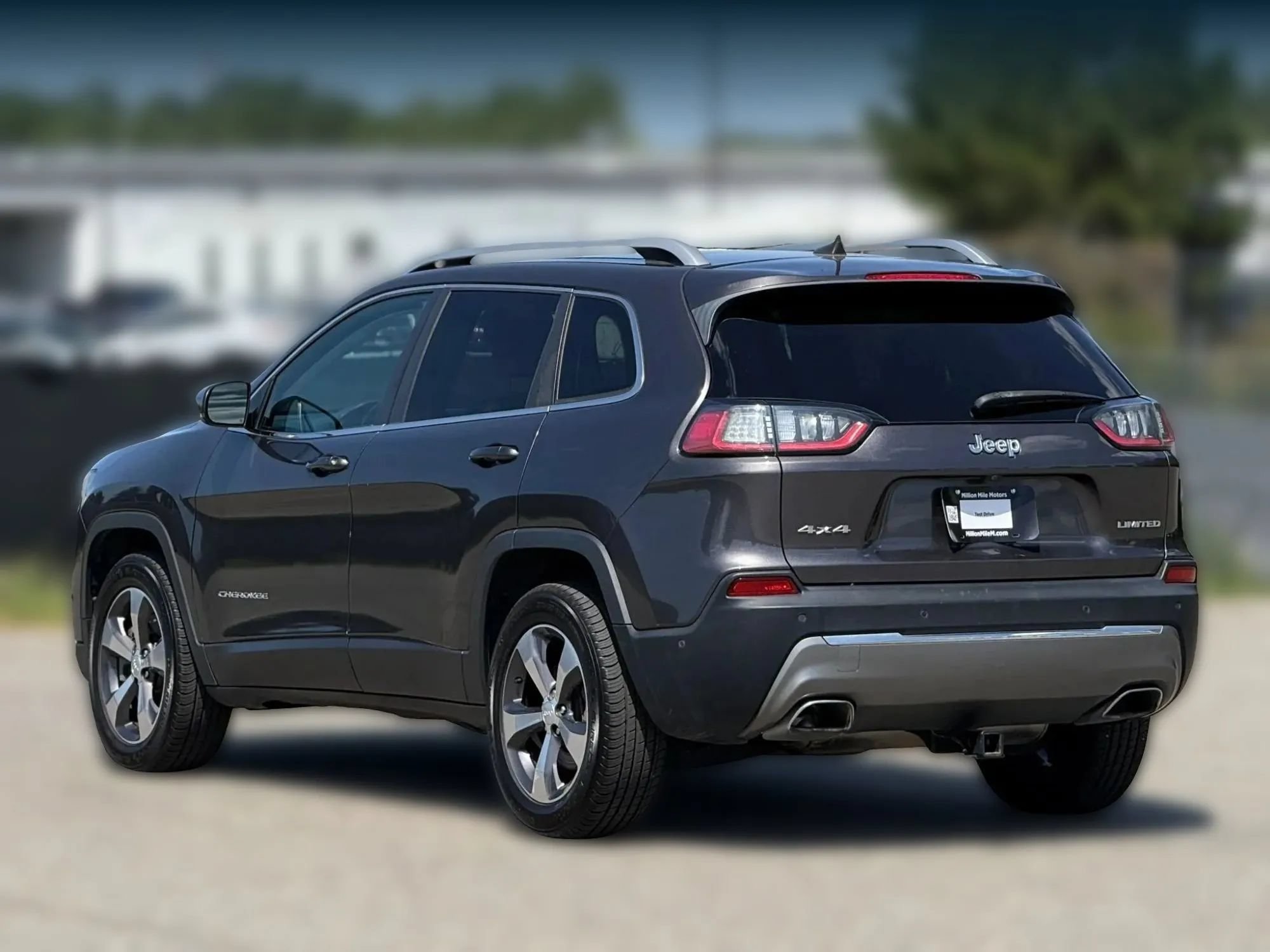 Used 2019 Jeep Cherokee Limited w/ Technology Group AWD/4WD image 10