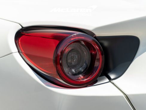 Used 2019 Ferrari Portofino image 15