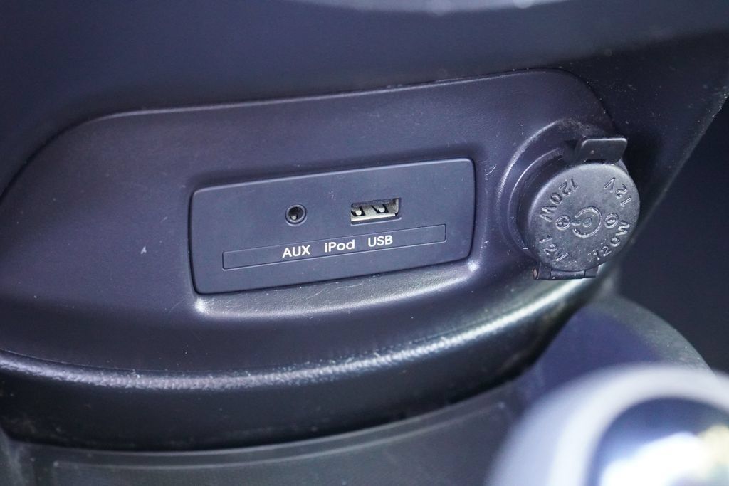 Used 2013 Kia Soul FWD image 19