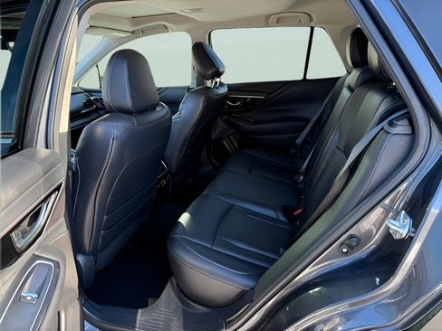 Used 2023 Subaru Outback Touring AWD/4WD image 5